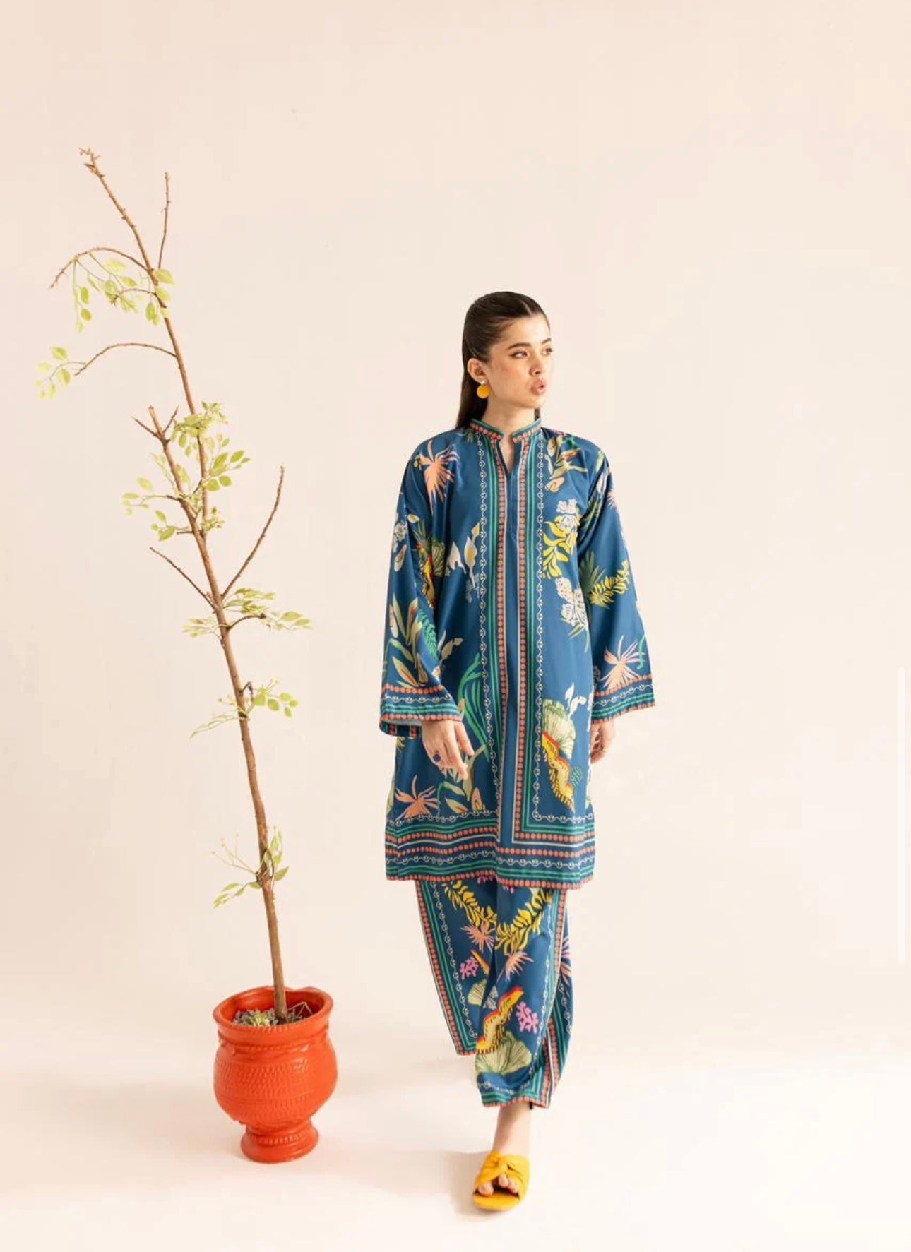 Trendy Hania Amir Unstitched 2pcs Set - UN-8212