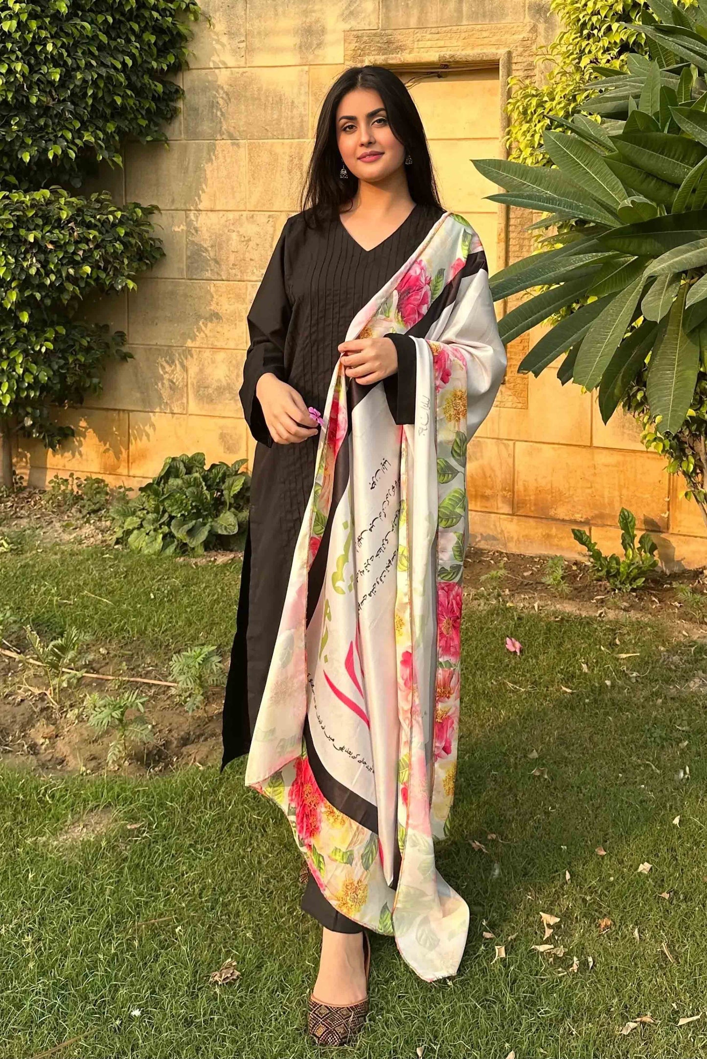 Odhnis & Shawls For Women - Shawl-001